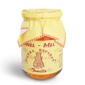 Miel de Tomillo Origen: España De color claro y sabor dulce. Es un excelente digestivo, en caso de indigestión, digestión pesada, gases y acidez estomacal.